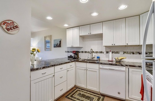 Bethany Beach House | OCEAN FRONT This well loved and maintained family vacation townhome features multi- level living with 4 bedrooms, 2.5 baths, beautifully decorated with comfortable furnishings!