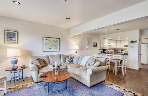 Bethany Beach House | OCEAN FRONT This well loved and maintained family vacation townhome features multi- level living with 4 bedrooms, 2.5 baths, beautifully decorated with comfortable furnishings!