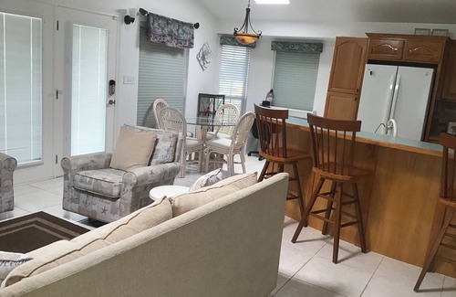 Port Isabel Cabin | Ocean Overlook- 715 E Clam