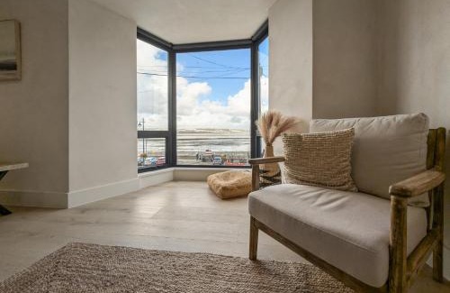 Mumbles Apartment | Ocean View Apartment, Seafront Location