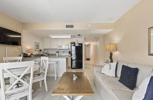 Daytona Beach Shores Apartment | Ocean Views Pool Hot Tub Seahorse Suite 907