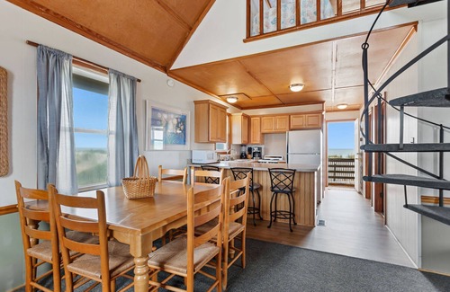 Kitty Hawk Cottage | Oceanfront Amazing Sunrise!