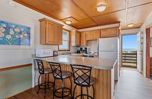 Kitty Hawk Cottage | Oceanfront Amazing Sunrise!