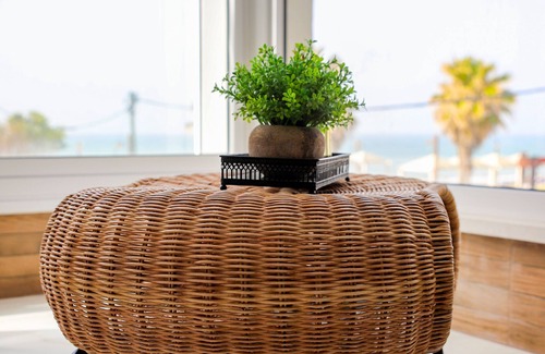 Haifa Apartment | Oceanfront Beach House W Jacuzzi ג׳קוזי על הים