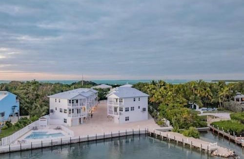 Islamorada House | Oceanfront Islamorada Townhome with Dock and Pool
