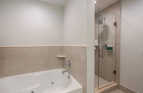 Islamorada Hotel | Oceanfront Property w/Outdoor Pools, Pets Allowed, Free Parking Onsite