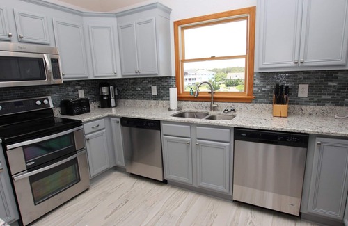 Ocean Hill House | Oceanside, 7 BRs, Priv Pool, H Tub, Community Amenities, VOH3, Safe Harbor