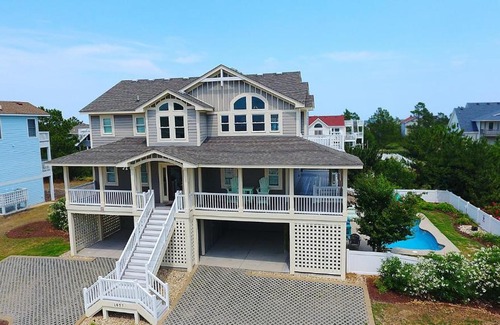 Corolla Light House | Oceanside, Priv Pool, ELEV, Hot Tub, Keyless entry, BH3, Knot 4 Sail