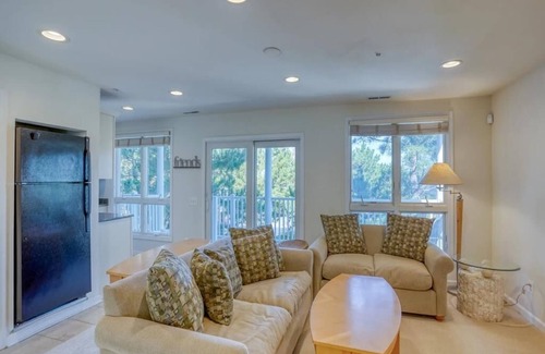 Bethany Beach Apartment | Oceanview Townhome w/Decks & Pool Access