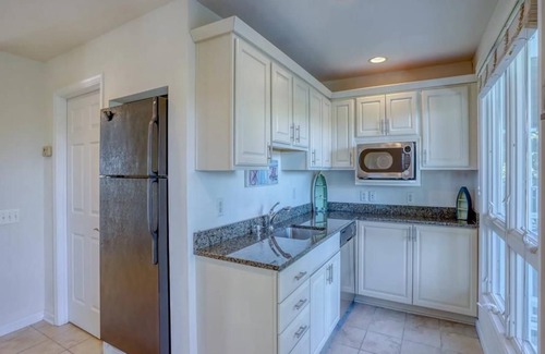 Bethany Beach Apartment | Oceanview Townhome w/Decks & Pool Access