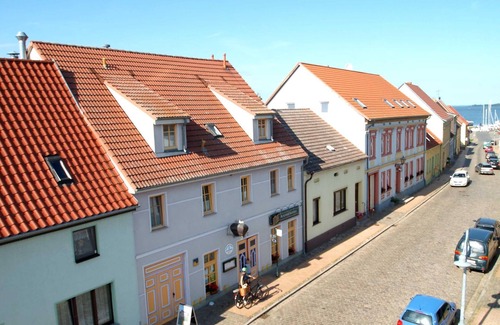 Lassan Cottage | Old carpentry - double room (28) on the top floor, front building - apartments and rooms in the old