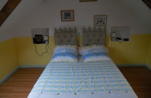 Le Palais Cabin | Old farmhouse near palace and beach