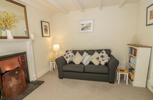 St Ishmaels House | Old Post Cottage