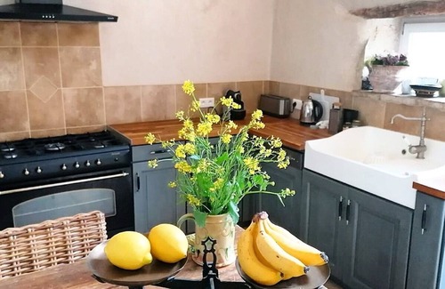 Tailly House | old winemaker's house