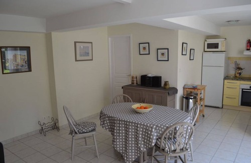Marseillette Cottage | Olive Tree, Superb gîte, Heated Pool near Carcassonne, overlooking Canal du Midi