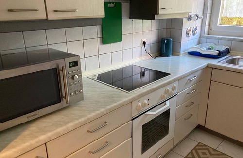 Kirchheim unter Teck Apartment | On the A8 & yet close to the city! Apartment for max. 5 guests with good connections A8-B10-S1