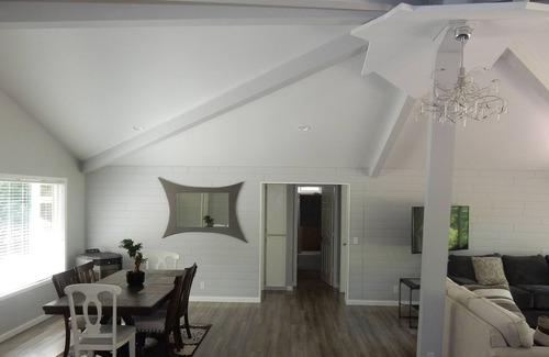 Cascadia House | One Of A Kind Place at McKenzie River