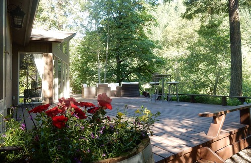 Cascadia House | One Of A Kind Place at McKenzie River