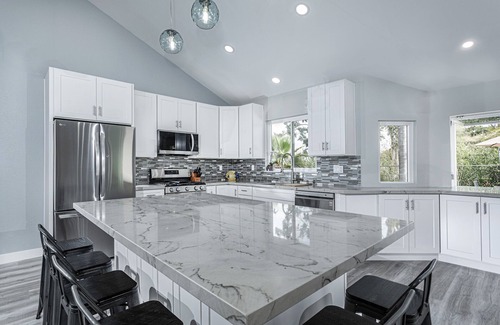 Aviara House | OPEN 10-14 to 17! Pool, Spa, Pets Ok, Remodeled Beachy Lagoon Getaway!