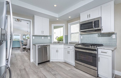 Aviara House | OPEN 10-6 to 9! Ocean View! Pool Spa, Pets OK, Gated Beach Area Home!
