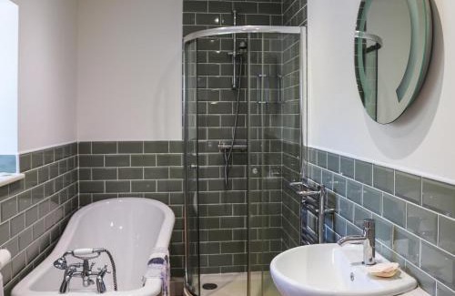 Rhyd-y-clafdy House | Orchard Cottage