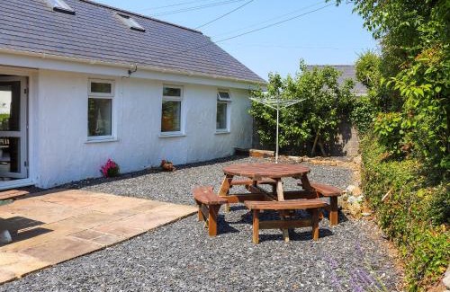 Rhyd-y-clafdy House | Orchard Cottage