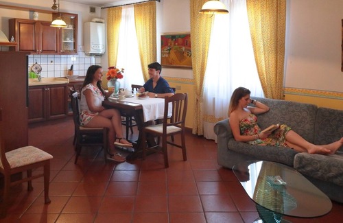 Crespina Apartment | ORTENSIA APARTMENT