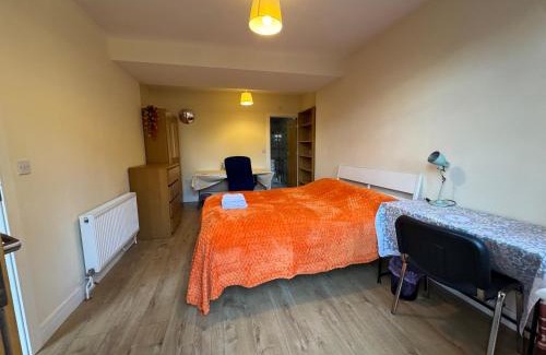 Headington House | Oxford Ensuite Villa Park View Free Parking Six Large Rooms Very Rare