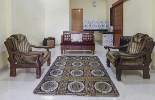 Blimbing Hotel | OYO 91137 Griya Cipu Syariah Guest House