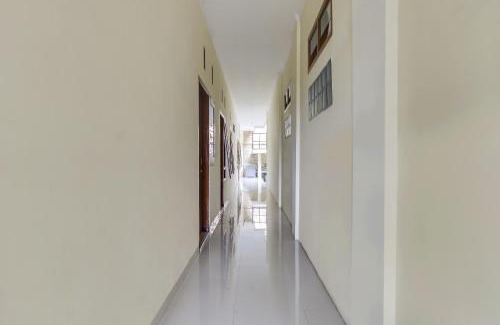 Blimbing Hotel | OYO 91137 Griya Cipu Syariah Guest House