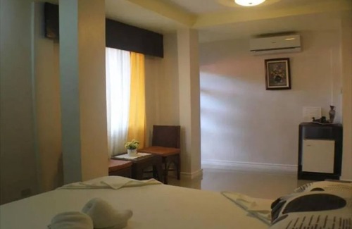 Puerto Princesa City Centre House | OYO 933 The New De Loro Inn