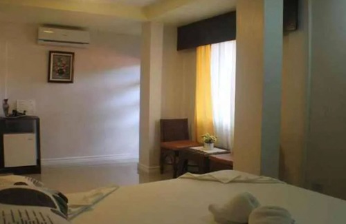 Puerto Princesa City Centre House | OYO 933 The New De Loro Inn