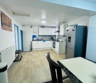 Bolton House | OYO Unique Private Rooms - Bolton Central, Free Parking