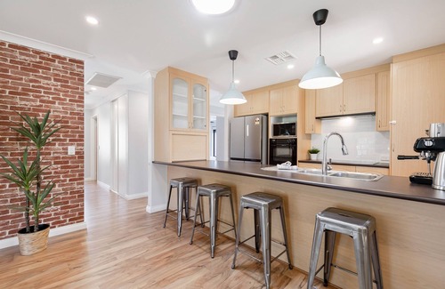Padbury House | Padbury Delight with pool!