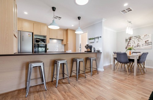 Padbury House | Padbury Delight with pool!