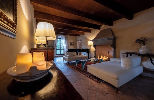 Montegridolfo Hotel | Palazzo Viviani Castello di Montegridolfo