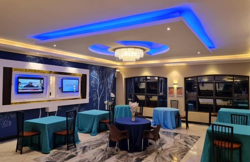 Kampala Hotel | Palm gardens and guesthouse