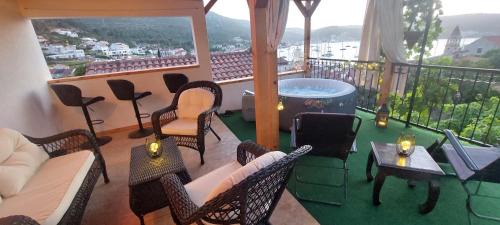 Vis Apartment | Panoramic view with jacuzzi