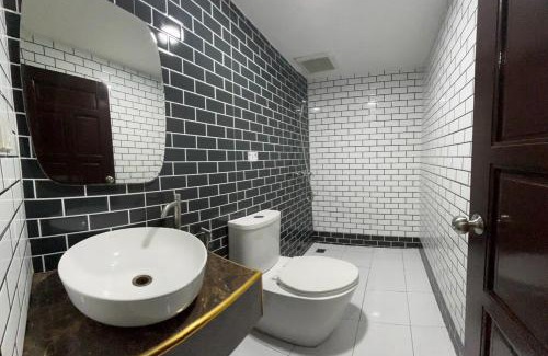 Thanon Phaya Thai House | Papa Ji Hotel and Restaurant