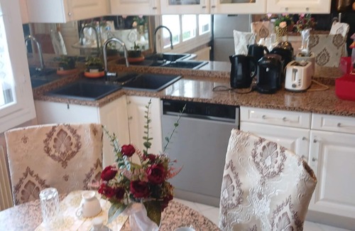 Tremblay-en-France Bed & Breakfast | Paradis Chambres d'hôtes spa & jacuzzi