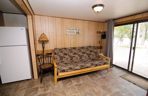 Richmond Cabin | Paradise, a 3BR lakefront cabin near the beach at Riverside Resort