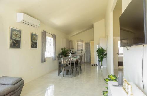 Discovery Bay House | Paradise View