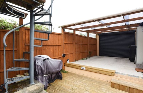 Gosport Apartment | Parkside Haven | 2BR w/Off-Road Parking