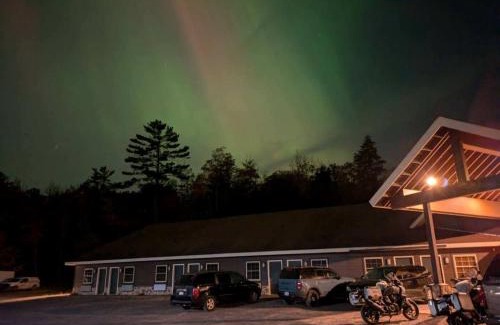 Toivola Hotel | Parkview Lodge and Grill