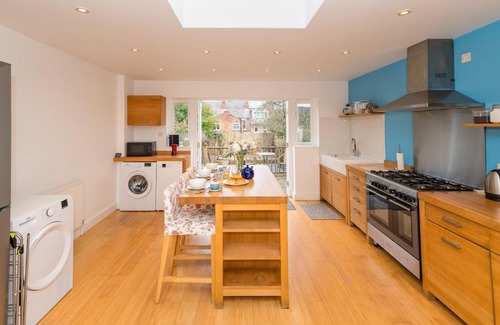 Shrewsbury House | Pass the Keys 3 Storey Townhouse