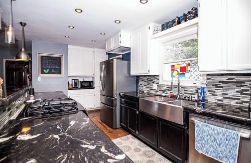 Claremont House | Peaceful 3-bedroom house with pool in charming Claremont