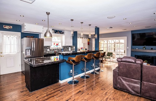 Claremont House | Peaceful 3-bedroom house with pool in charming Claremont