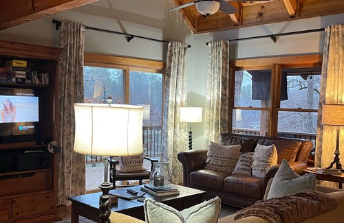 Martin House | Peaceful Lakefront Getaway At Hartwell -Year Round Family Vacation Spot w Dock