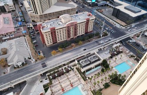 Las Vegas Apartment | Penthouse Studio Suite at the Signature MGM