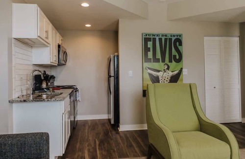 Chatham-Arch Apartment | Perfect for Events | 3 Private Apts by Lucas Oil